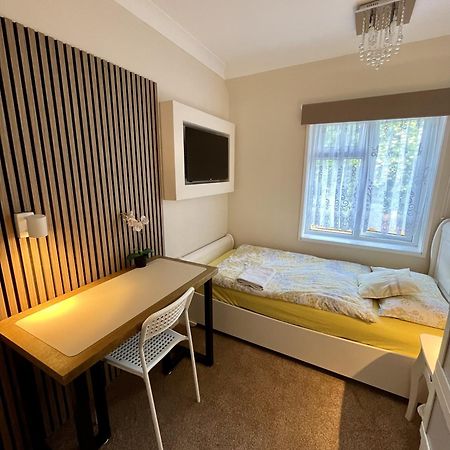 Home Accommodation Southampton Eksteriør bilde
