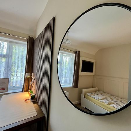 Home Accommodation Southampton Eksteriør bilde