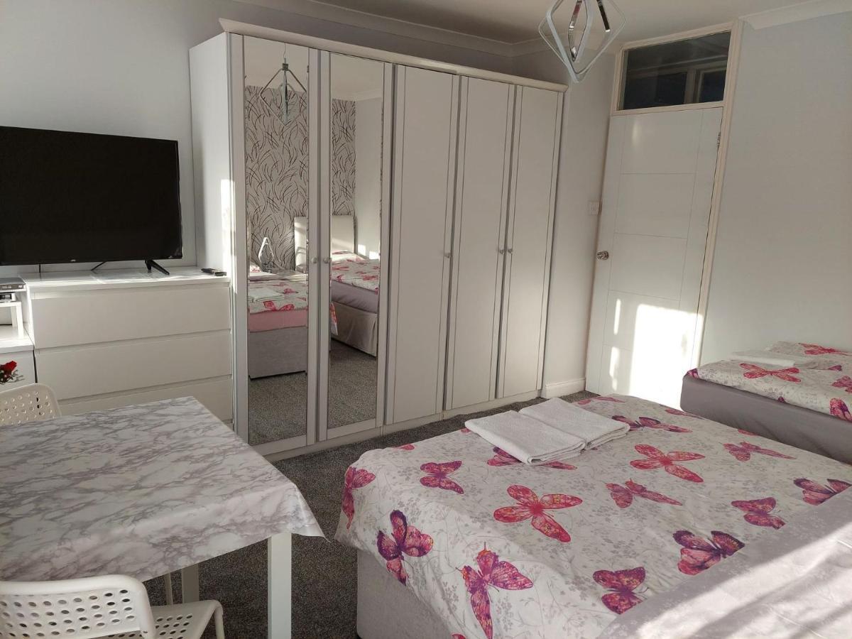 Home Accommodation Southampton Eksteriør bilde