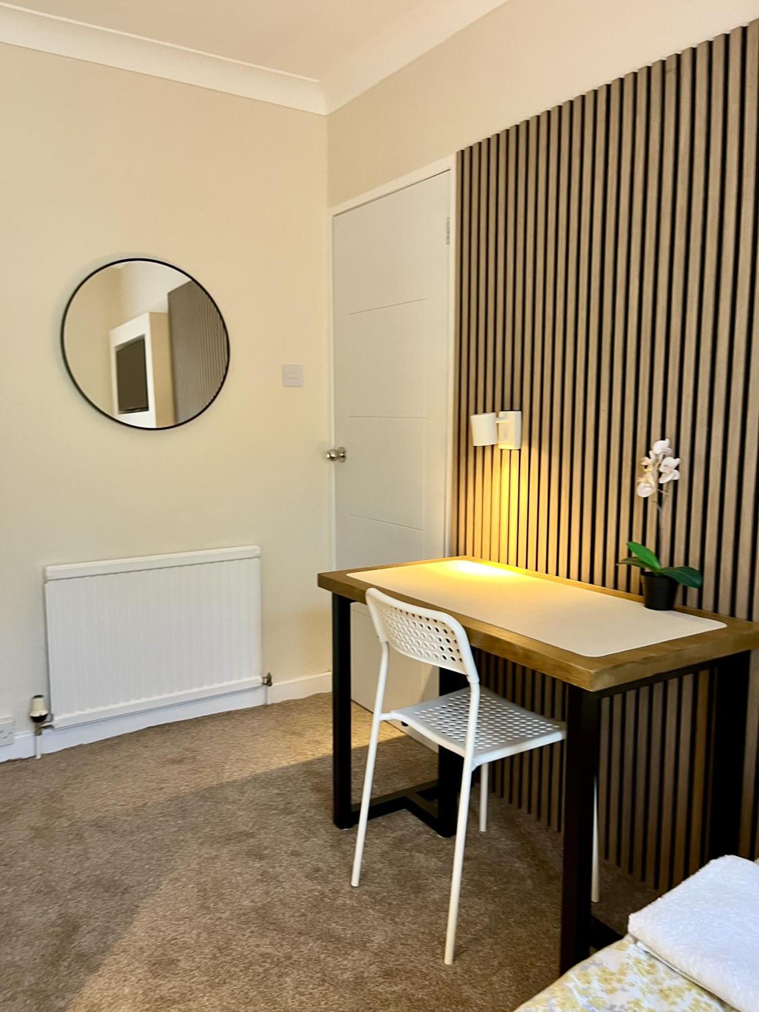 Home Accommodation Southampton Eksteriør bilde