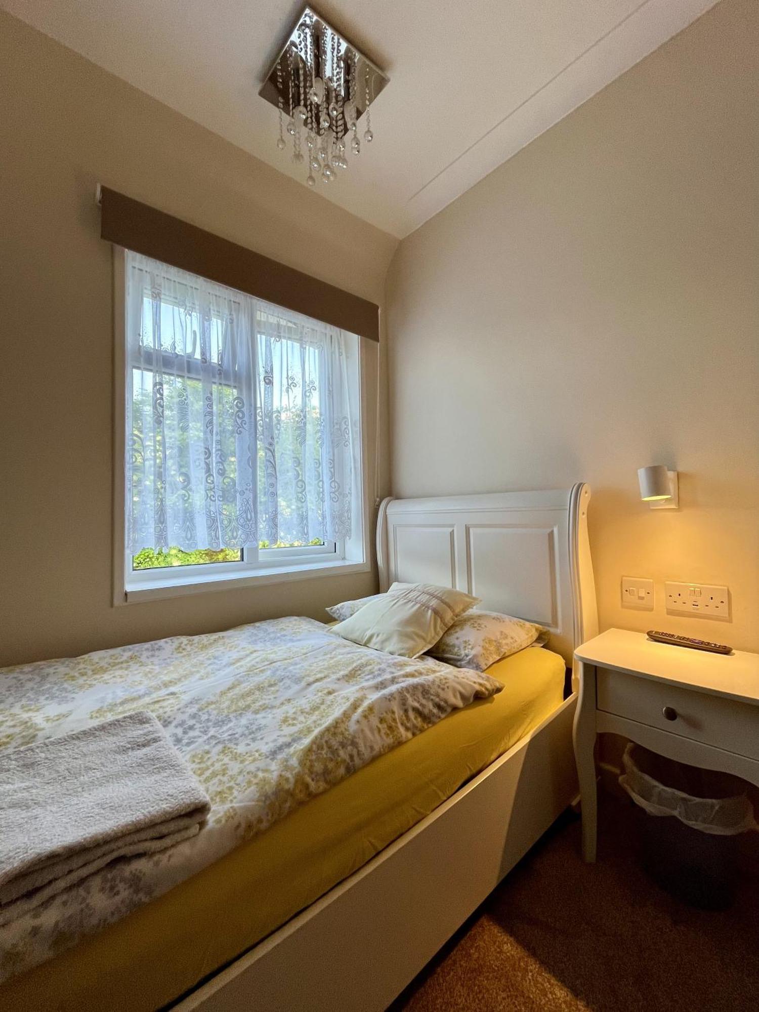 Home Accommodation Southampton Eksteriør bilde