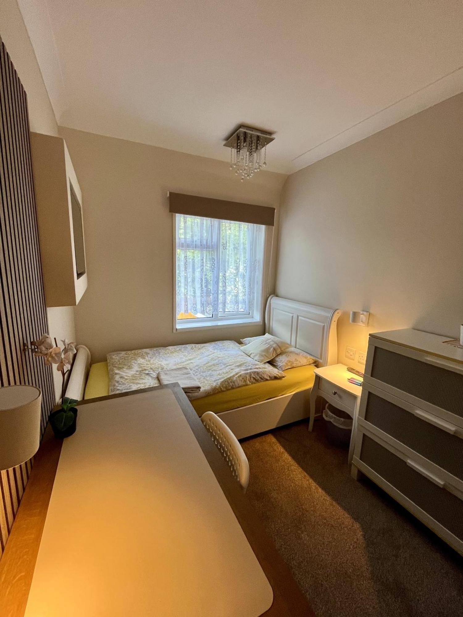 Home Accommodation Southampton Eksteriør bilde