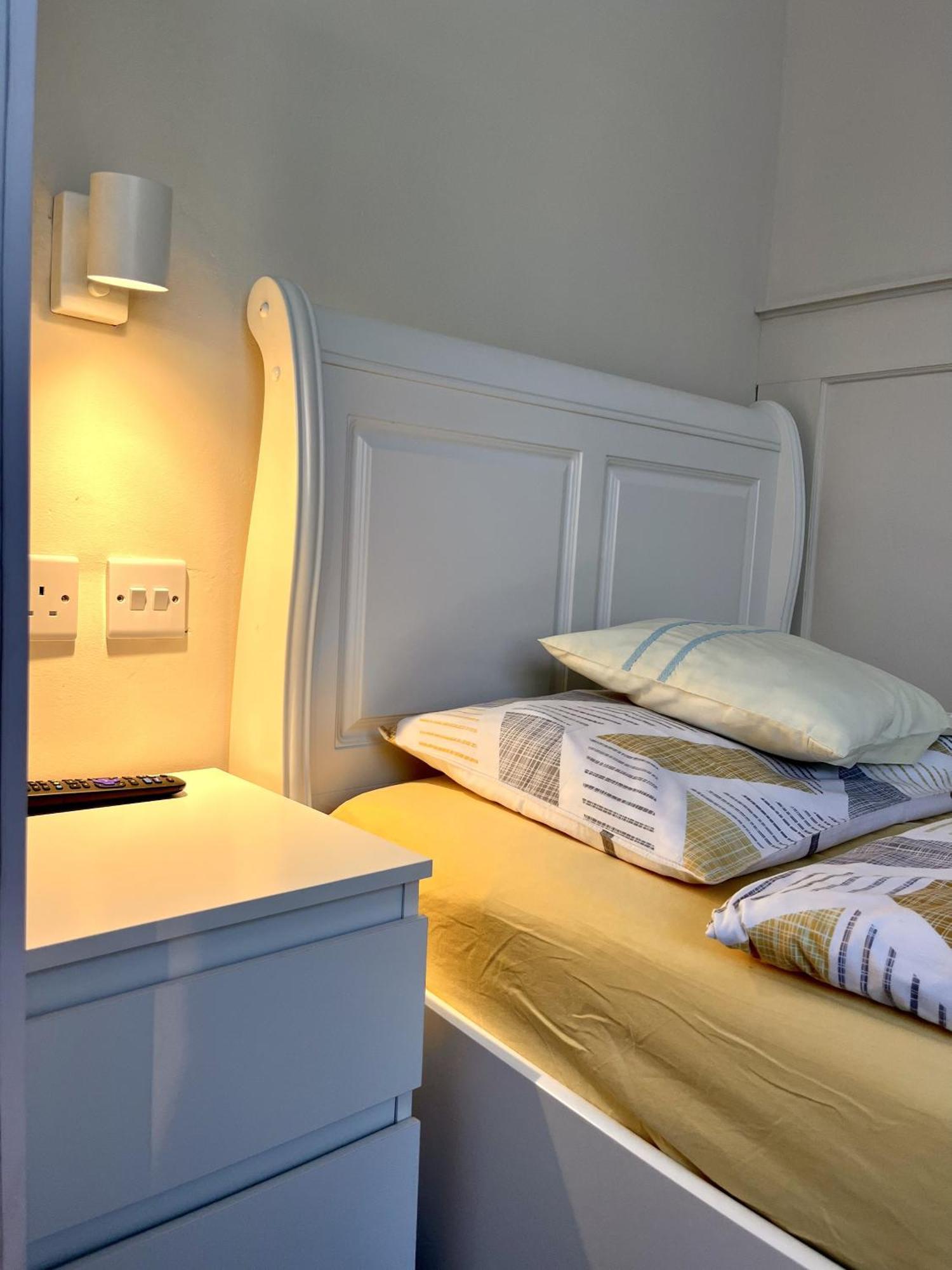 Home Accommodation Southampton Eksteriør bilde