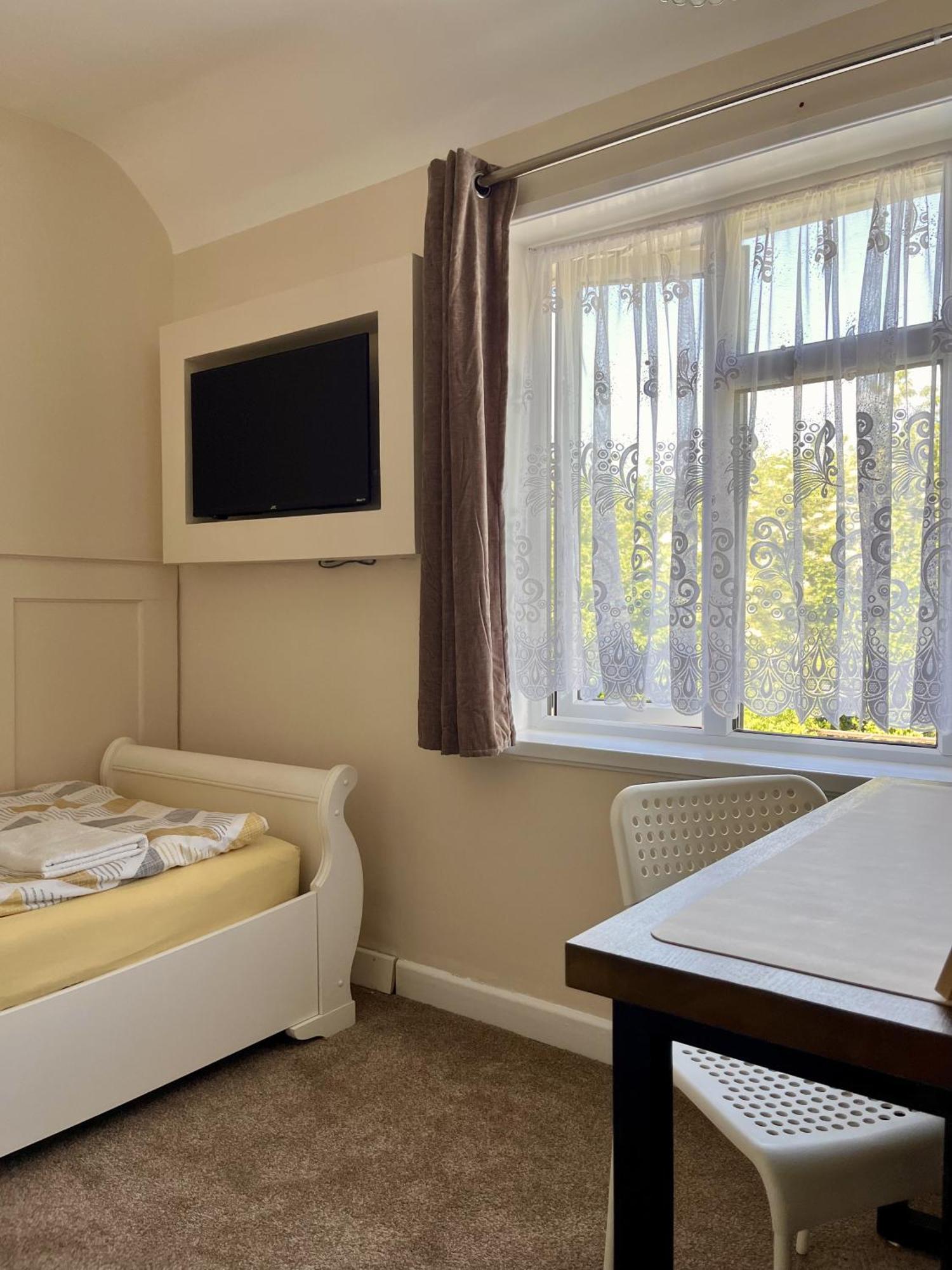 Home Accommodation Southampton Eksteriør bilde