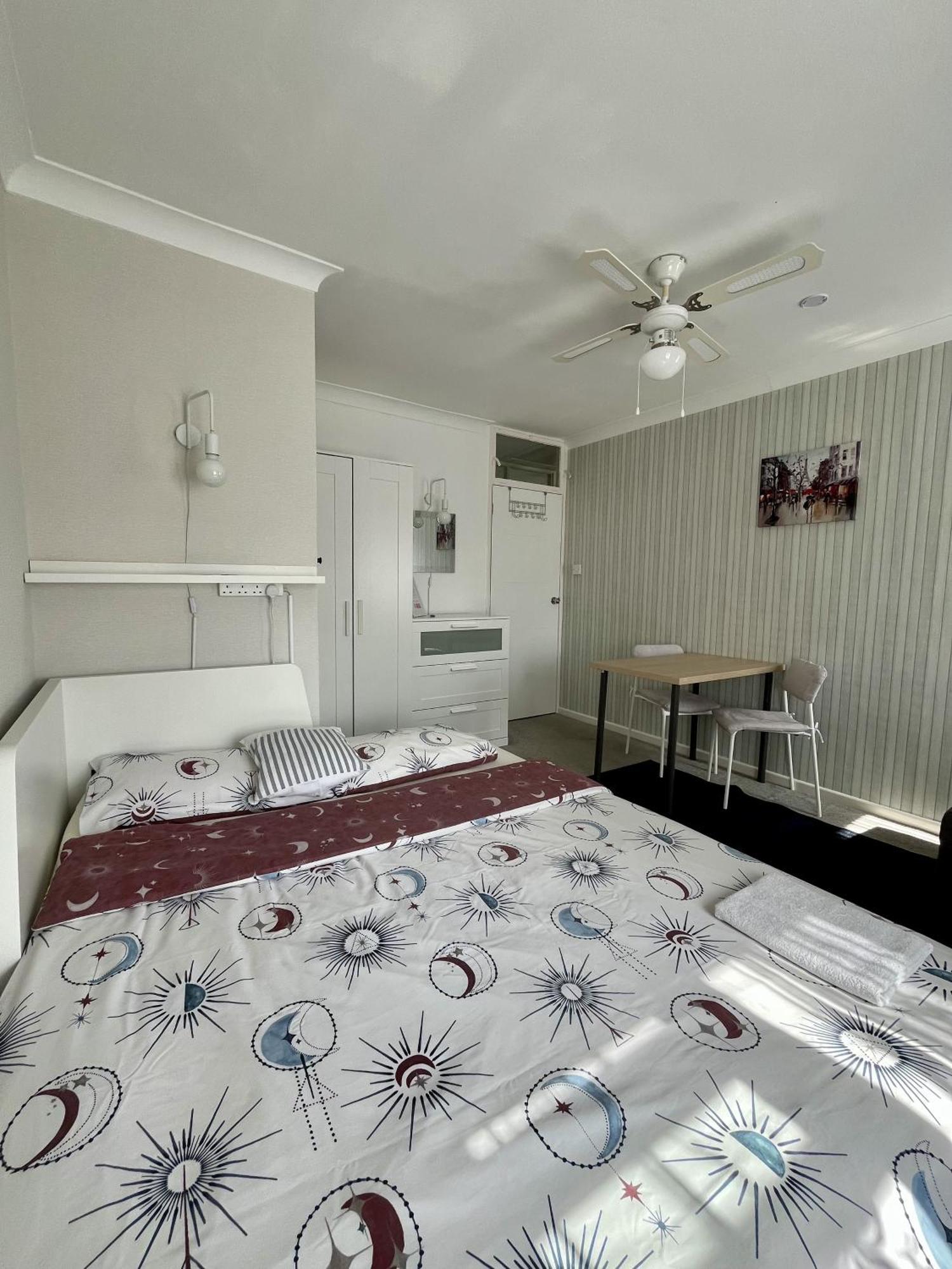 Home Accommodation Southampton Eksteriør bilde