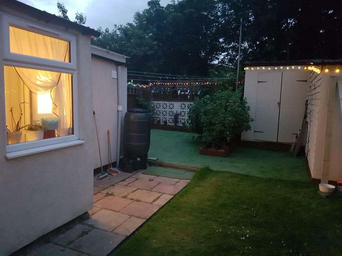 Home Accommodation Southampton Eksteriør bilde